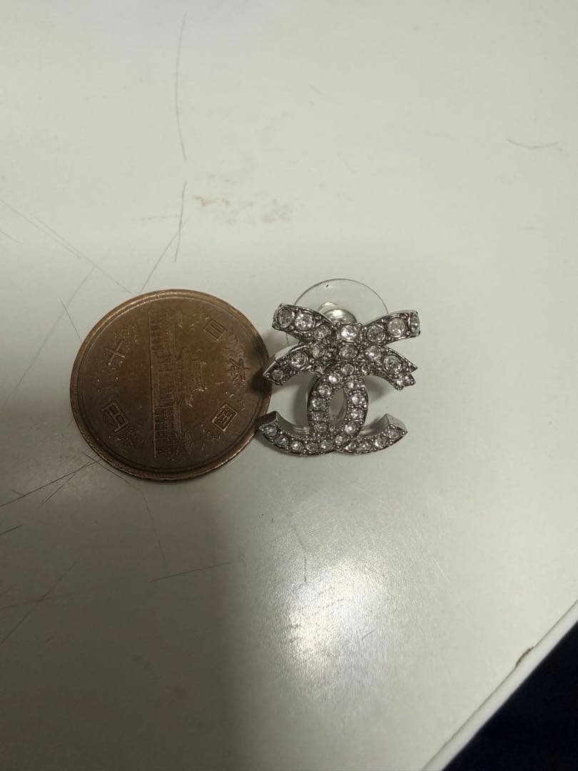 片耳のみ】CHANEL シャネル ピアス CCマーク リボン シルバー B23V