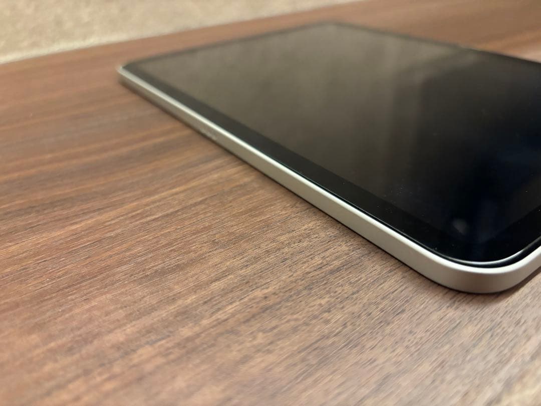 超美品　アップル　iPad 第10世代　64GB シルバー　Wifiモデル