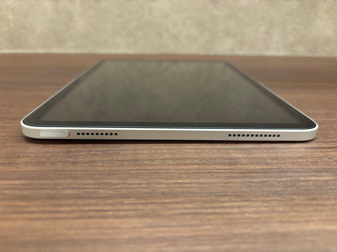 超美品　アップル　iPad 第10世代　64GB シルバー　Wifiモデル