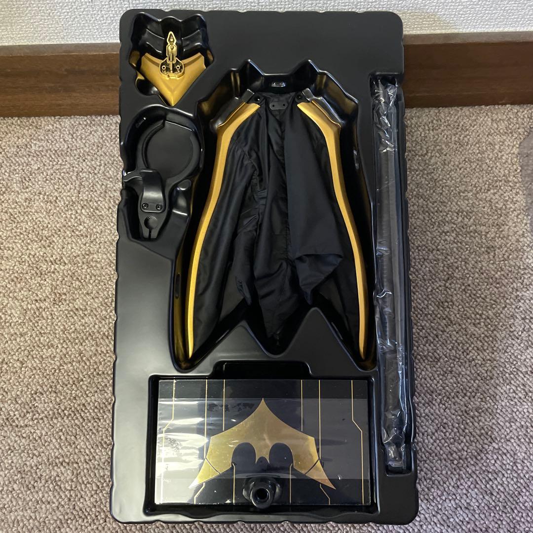 【美品】 バットマン　アーカム・ナイト　ザ・フューチャー　ブラック＆ゴールド版