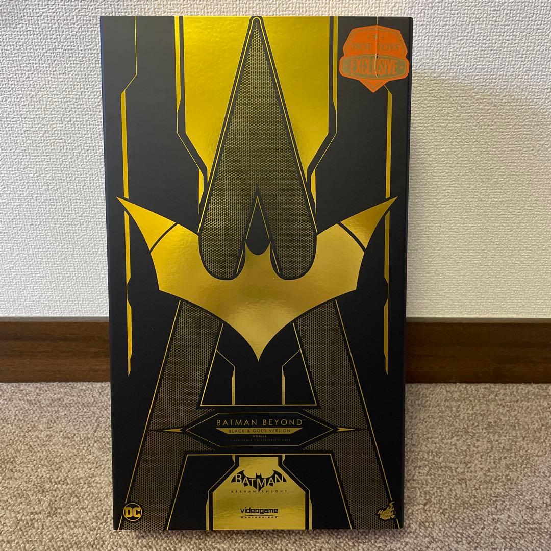【美品】 バットマン　アーカム・ナイト　ザ・フューチャー　ブラック＆ゴールド版