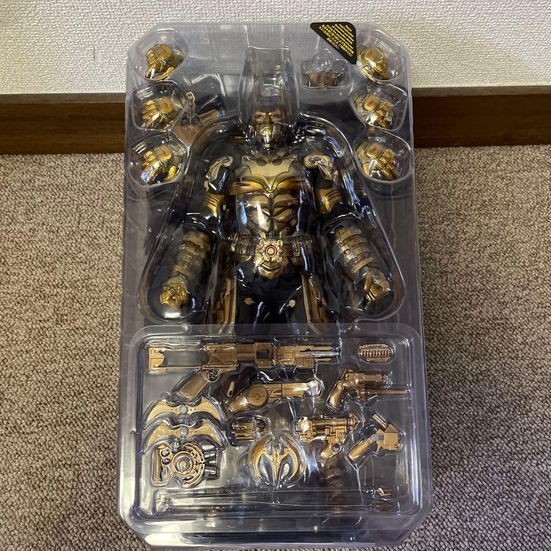 【美品】 バットマン　アーカム・ナイト　ザ・フューチャー　ブラック＆ゴールド版