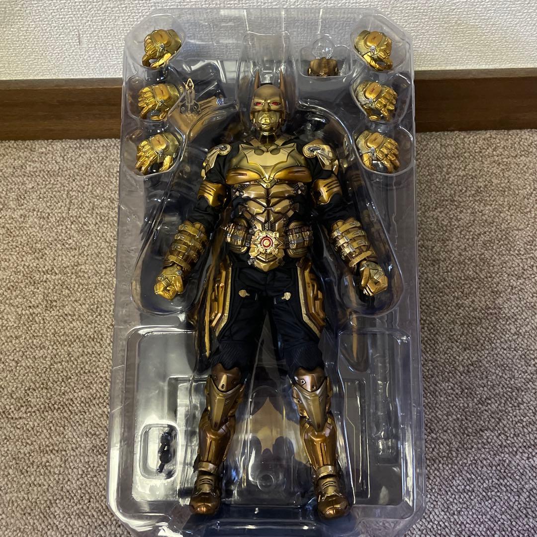 【美品】 バットマン　アーカム・ナイト　ザ・フューチャー　ブラック＆ゴールド版