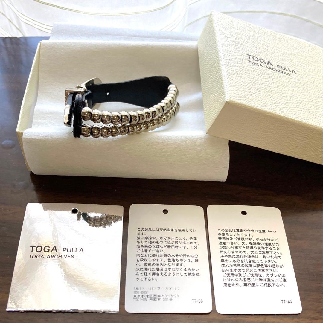 TOGA PULLA トーガ プルラ　メタルバングル　黒　レザー　異素材コンビ