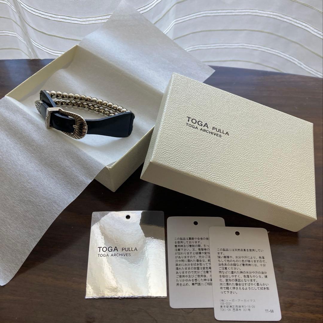 TOGA PULLA トーガ プルラ　メタルバングル　黒　レザー　異素材コンビ