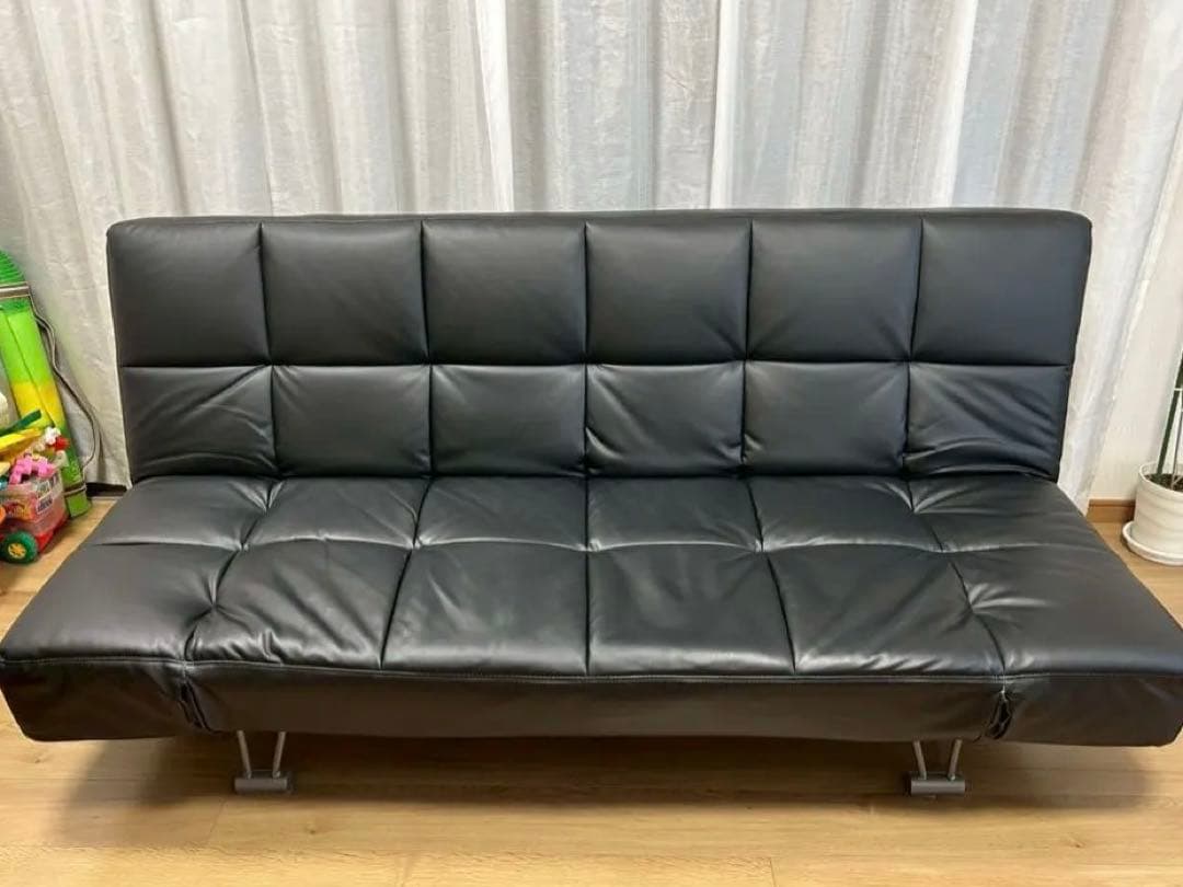 ブラックソファベッド　2〜3人掛けソファ