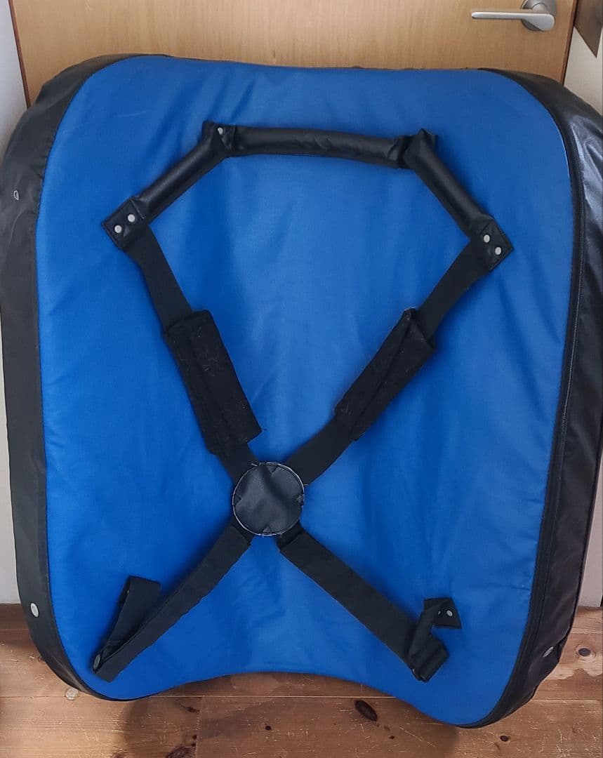 ボディメーカー ビッグミット　縦約100cm×横約850×厚み約12cm