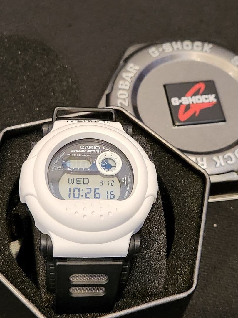 メカカカ　g-001bw-7jf G-Shock ストームツルーパー