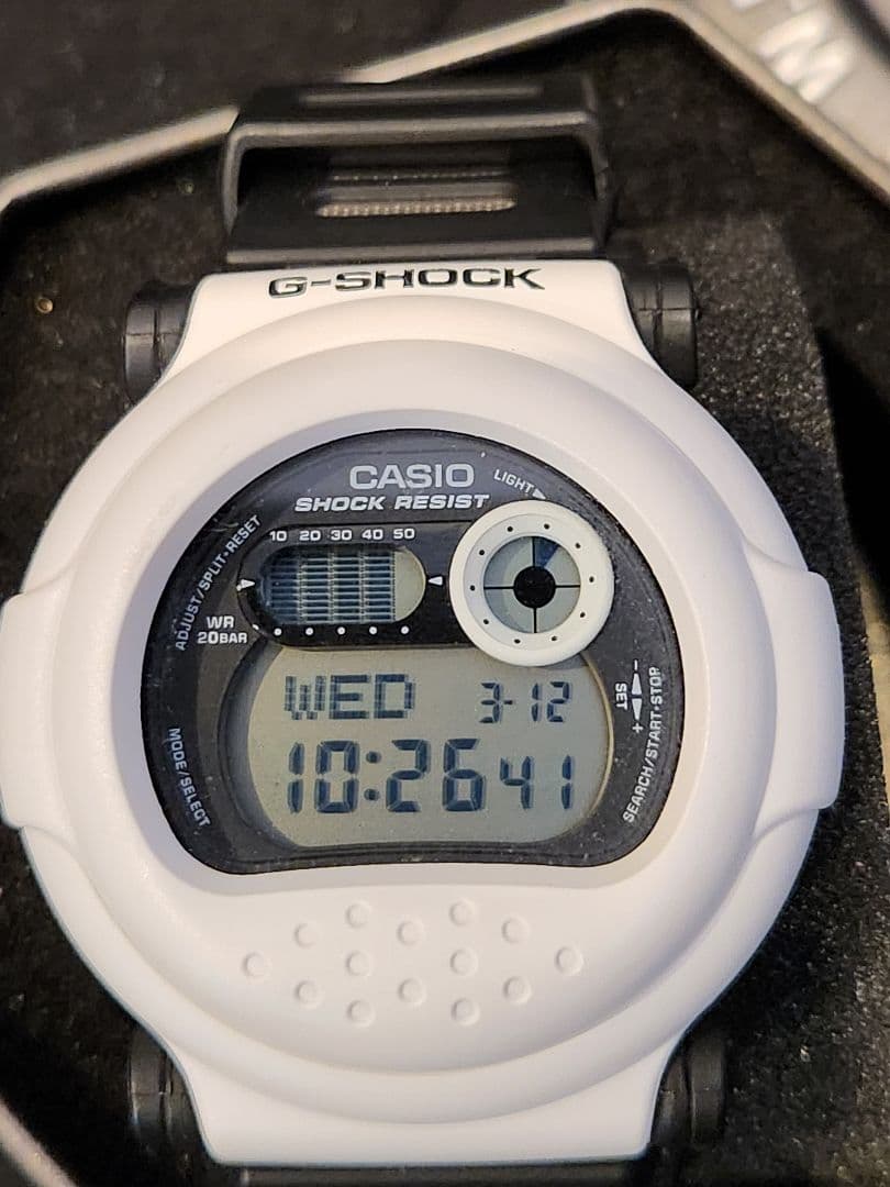 メカカカ　g-001bw-7jf G-Shock ストームツルーパー