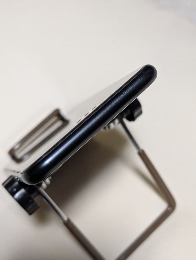 iPhone SE 第三世代 64GB SIMフリー ミッドナイト ブラック