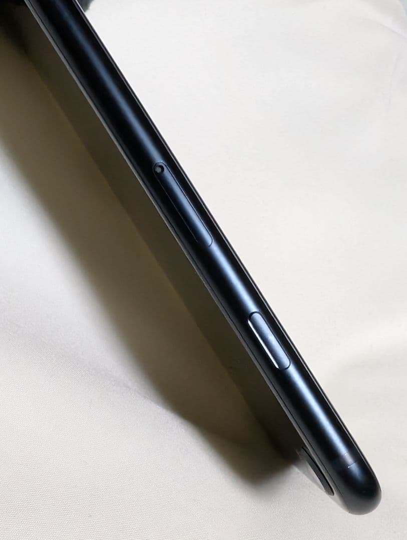 iPhone SE 第三世代 64GB SIMフリー ミッドナイト ブラック