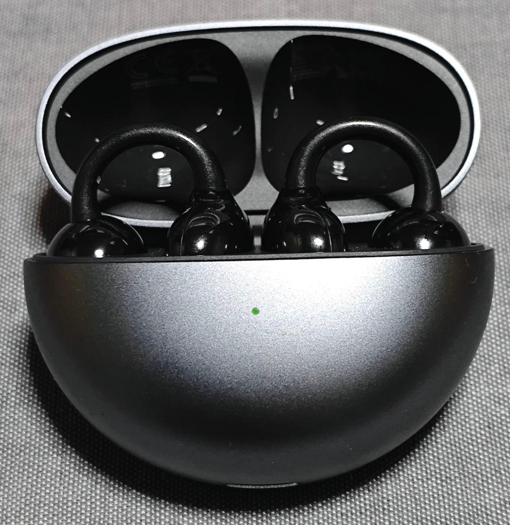 HUAWEI FreeClipとHUAWEI FreeBuds 6のイヤホン