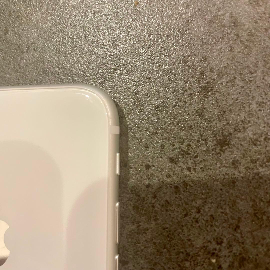 iPhone 8 本体 64GB シルバー SIMフリー 動作確認済