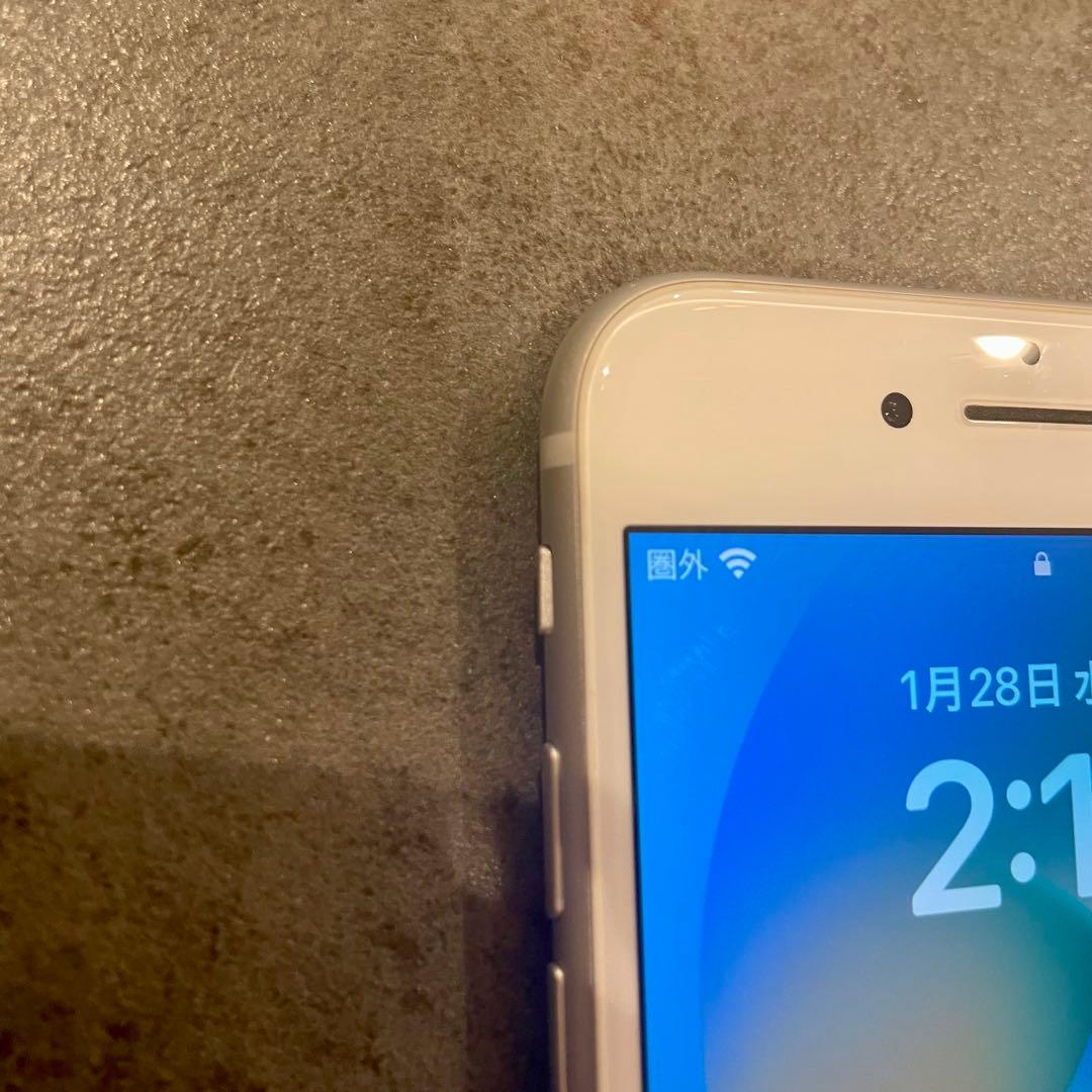 iPhone 8 本体 64GB シルバー SIMフリー 動作確認済