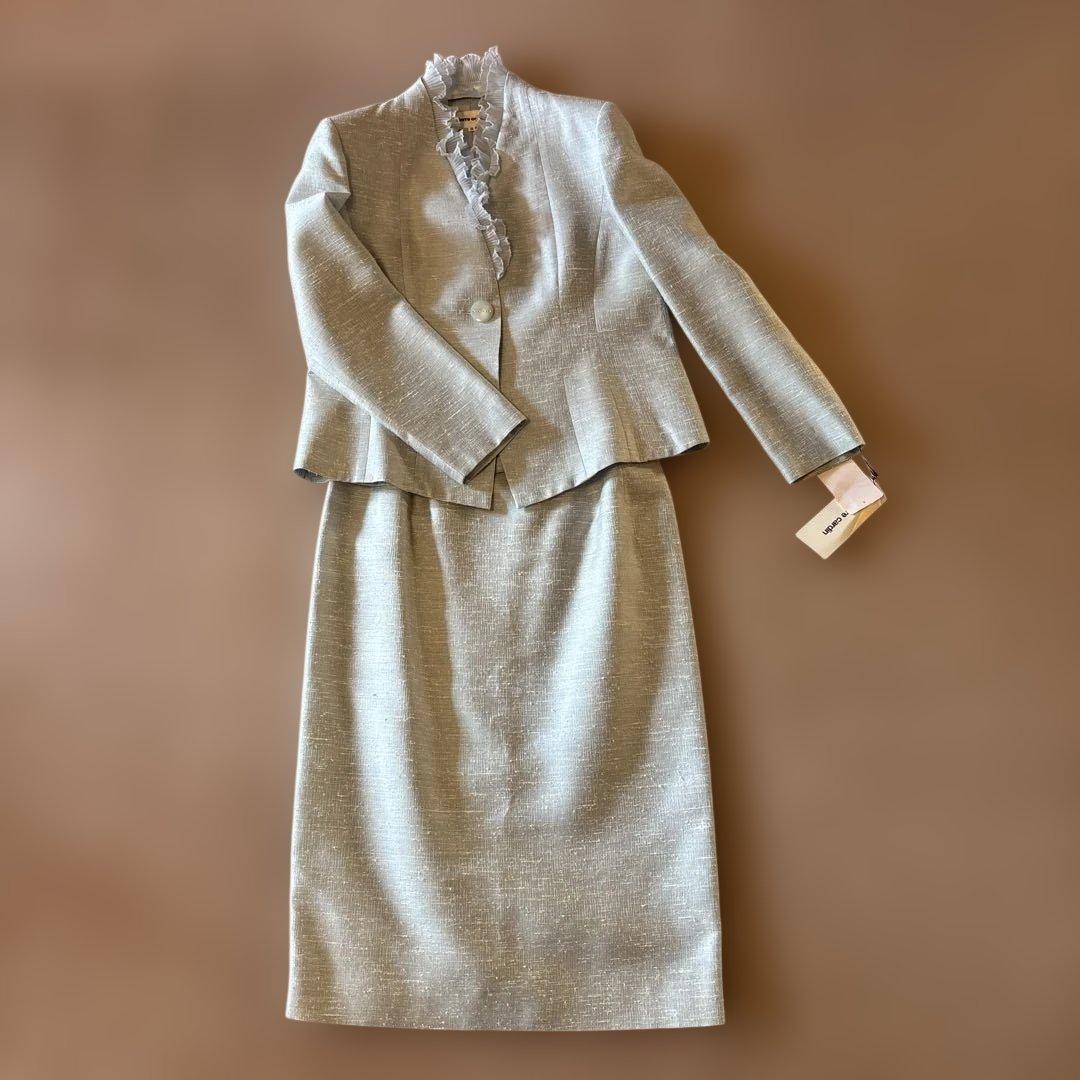 新品タグ付 10.2万円 ピエールカルダン フリル美しいエレガントスーツ　13号