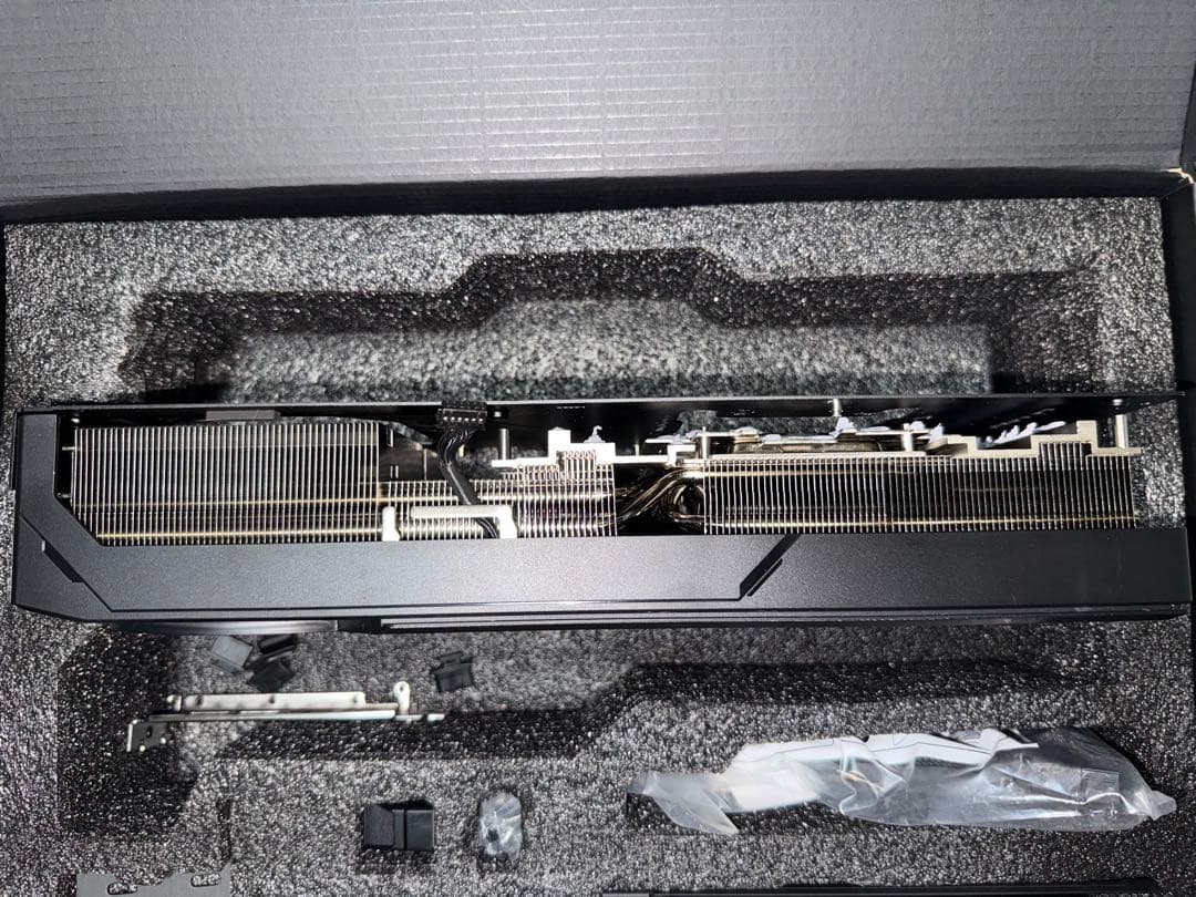 GIGABYTE GEFORCE RTX 5090 基板（PCB）なし