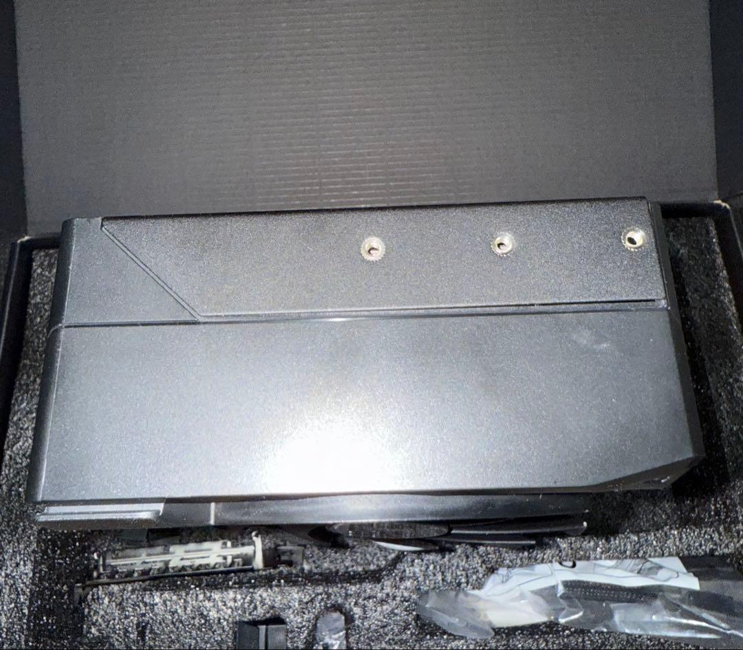 GIGABYTE GEFORCE RTX 5090 基板（PCB）なし