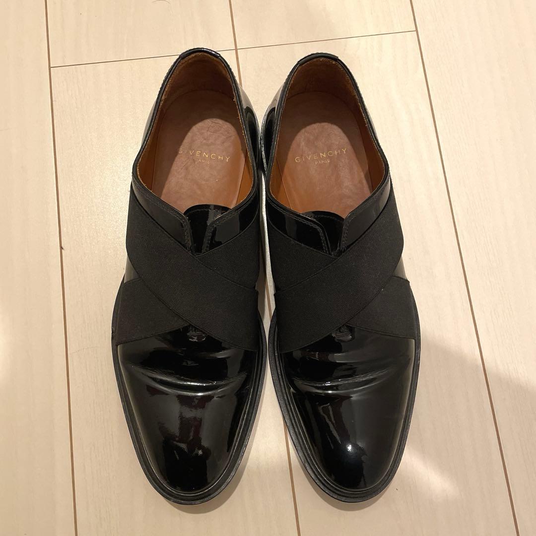 【1月末で出品終了】 GIVENCHYエナメルシューズ