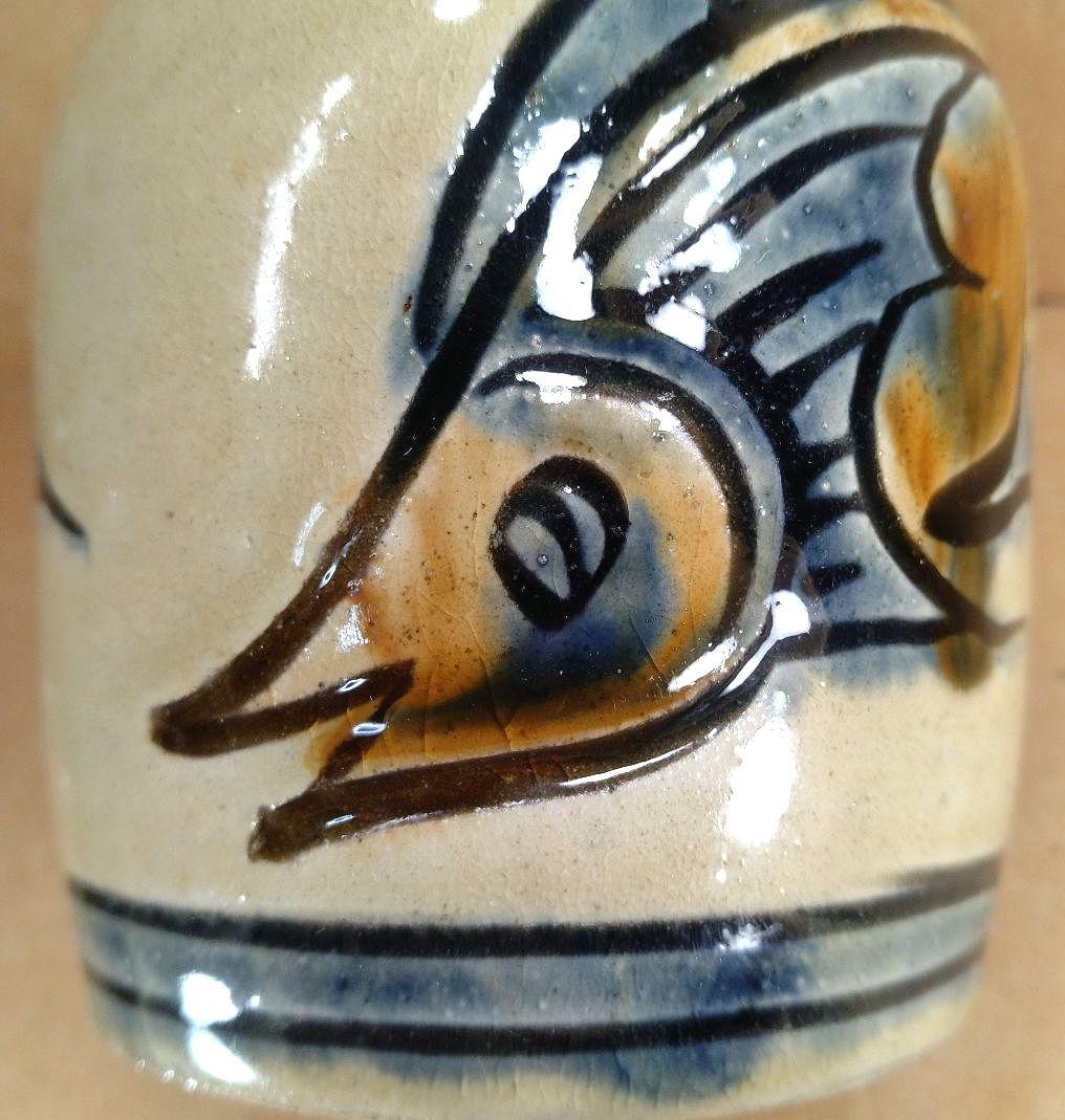 トマリン【本物保証】金城次郎 壷屋焼 徳利(笑魚,魚紋）共箱 栞 人間国宝