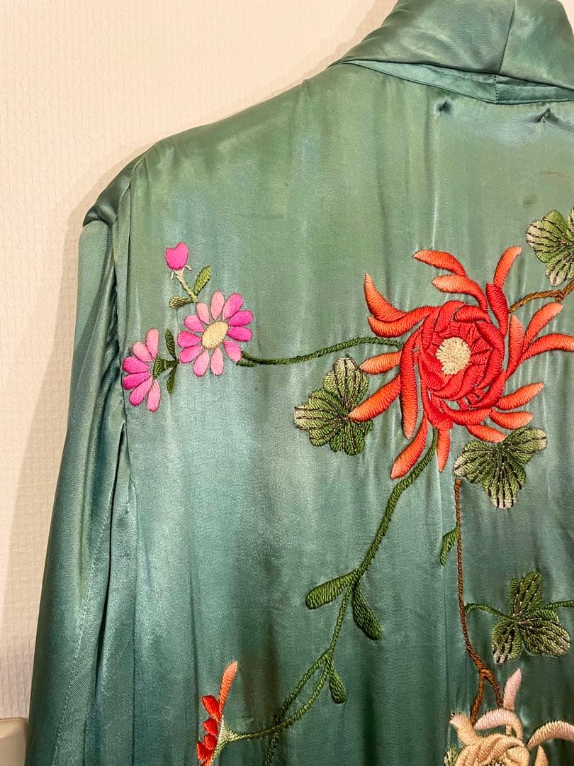 専用　Sunny Vintage ミントグリーンサテン 花柄刺繍 チャイナガウン