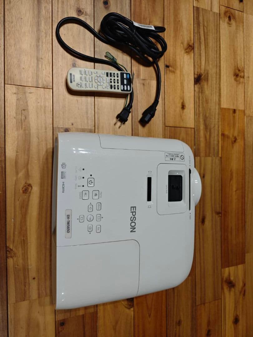 EPSON 家庭用プロジェクター EH-TW5650