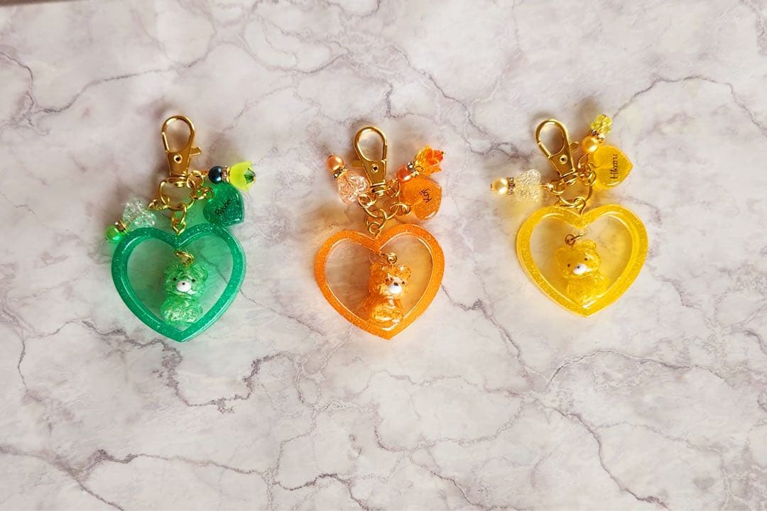 ミヤ　ぶら下がりくまさん　ドームツアー　ドレス　キーホルダー