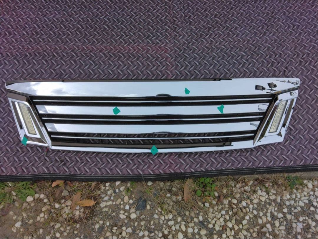 NV350 キャラバン　前期ライダー風　メッキグリル