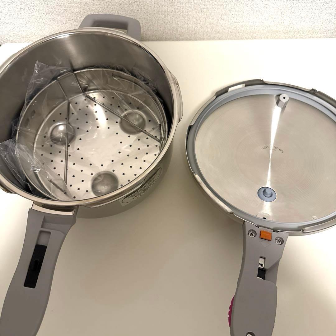 Tupperwareタッパーウェア　レインボークッカー圧力鍋4.5L