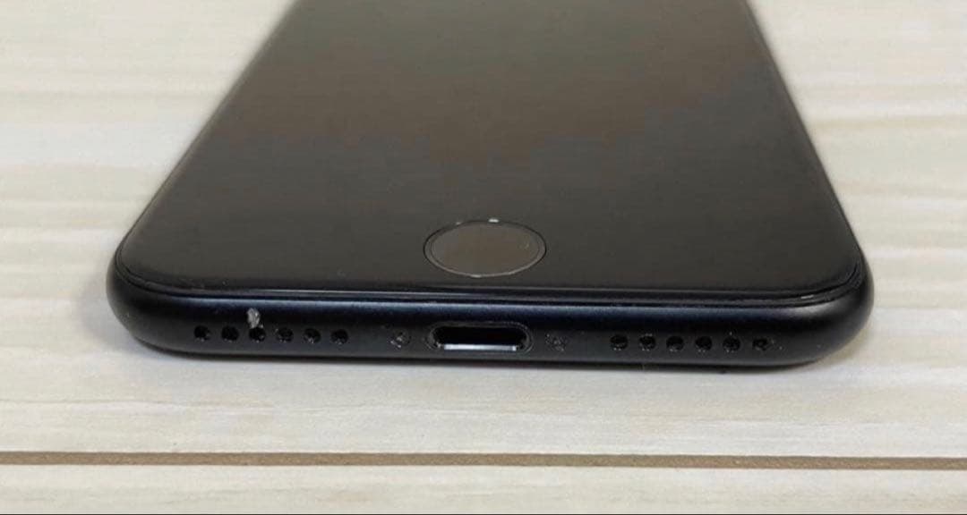 Apple iPhone SE 第2世代 ブラック 本体