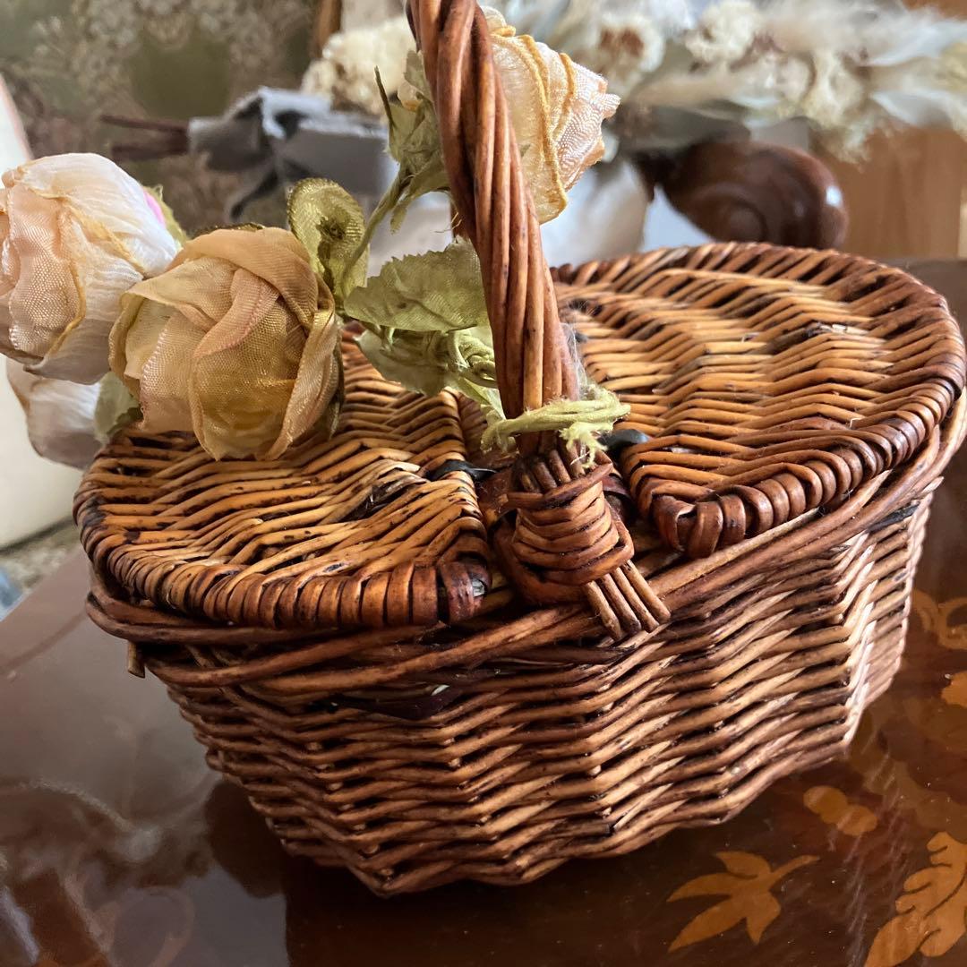 フランスアンティークミニパニエ　ローズ布花付き　ドール用パニエ　ミニバスケット