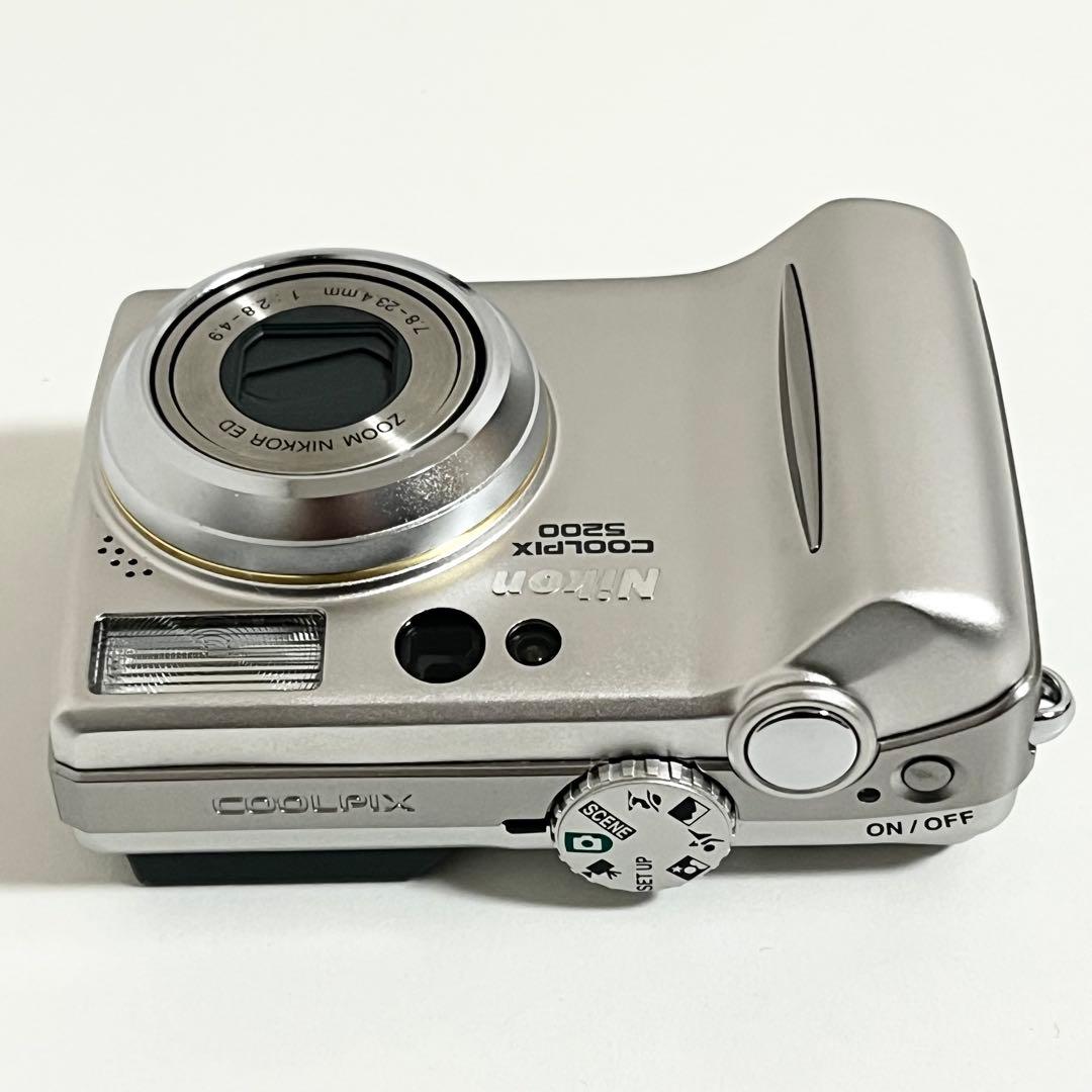 デジタルカメラ Nikon coolpix 5200