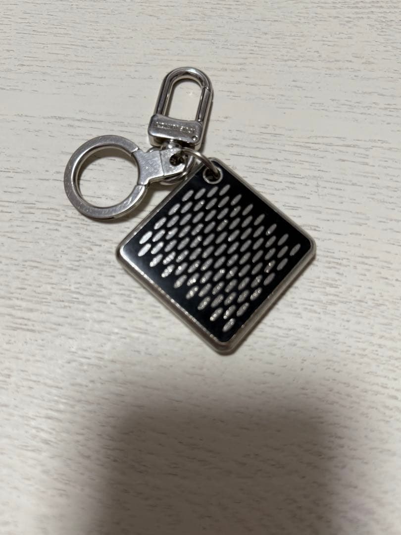 LOUIS VUITTON キーリング　キーホルダー　黒/シルバー