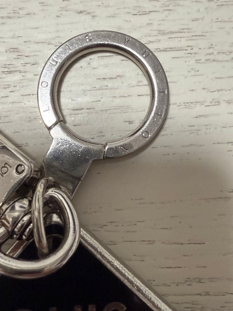 LOUIS VUITTON キーリング　キーホルダー　黒/シルバー