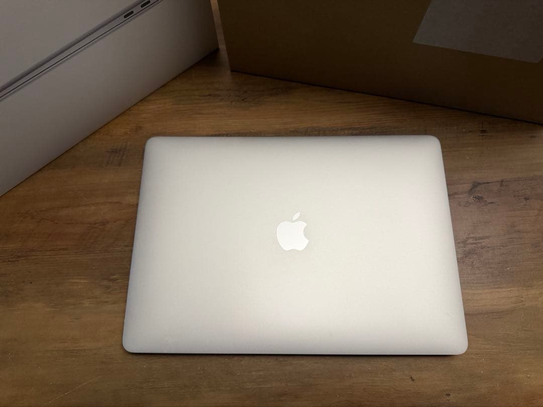 MacBookAir 13インチ Intel i5 8Gメモリ512GB