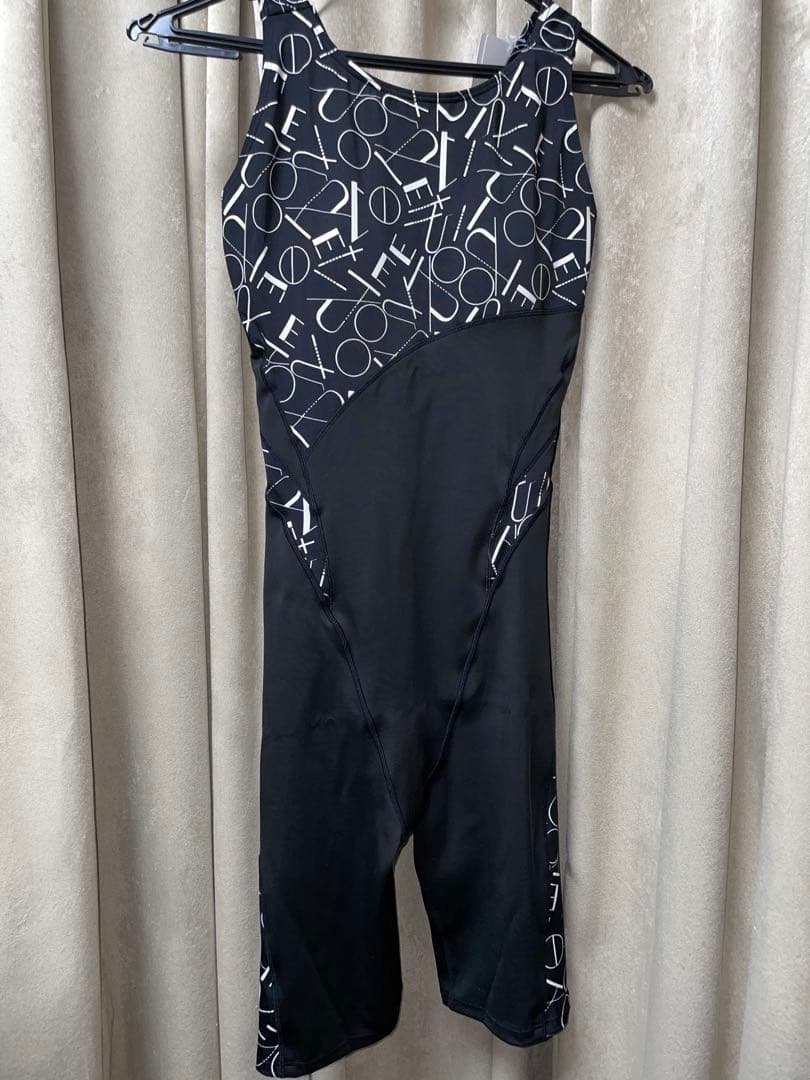 【新品未使用】ワコールスイムウェア　おなかシェイプタイプ　SFR433