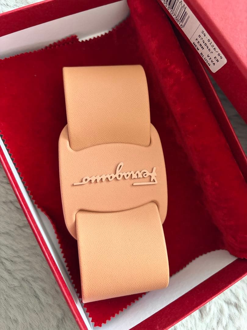 Salvatore Ferragamo ヘアアクセサリー　バレッタ