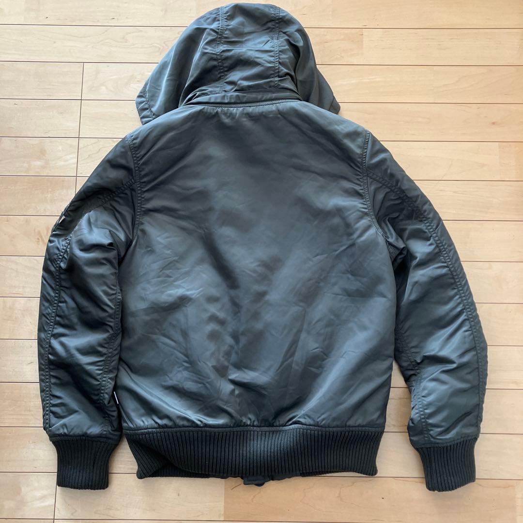 アルファインダストリーズ　フーデッドリブジャケット　Mサイズ