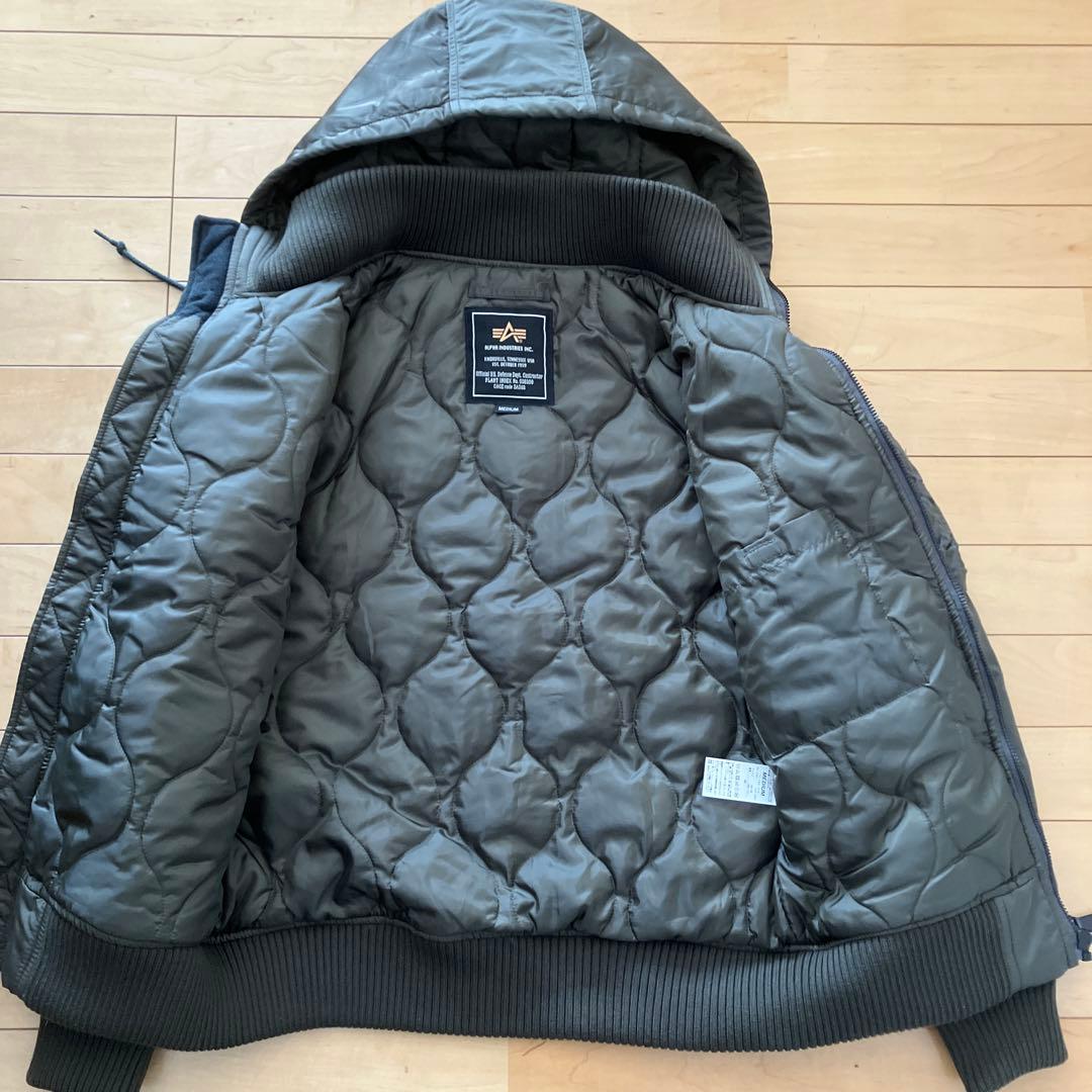 アルファインダストリーズ　フーデッドリブジャケット　Mサイズ