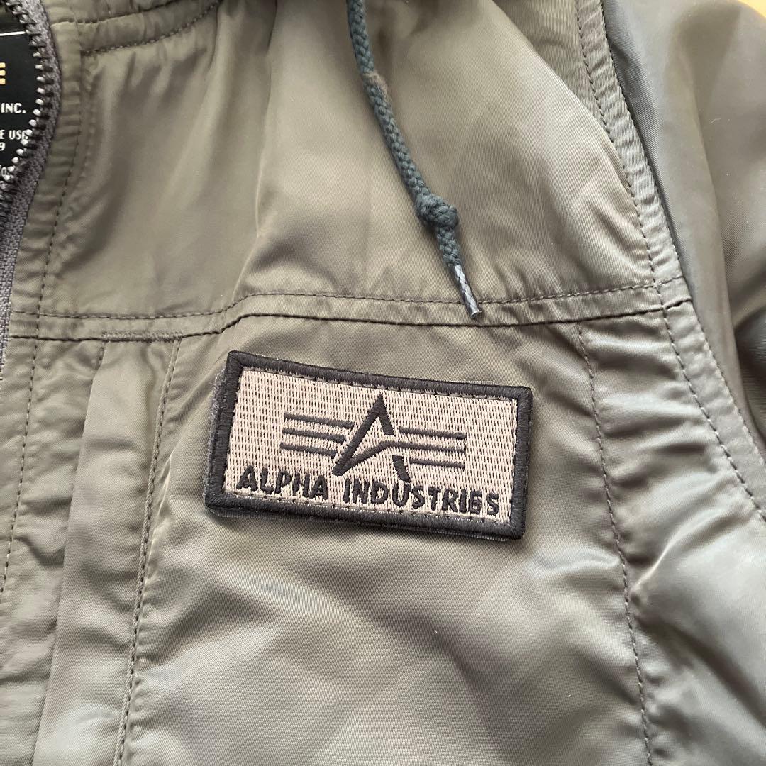 アルファインダストリーズ　フーデッドリブジャケット　Mサイズ