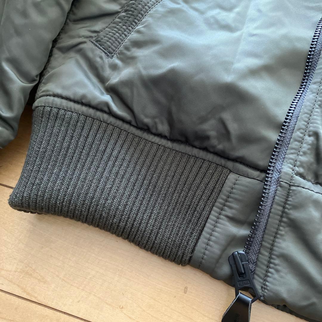 アルファインダストリーズ　フーデッドリブジャケット　Mサイズ