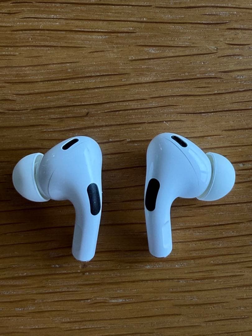 【美品】Apple AirPods Pro 2 UBS-C ESR ケース付き