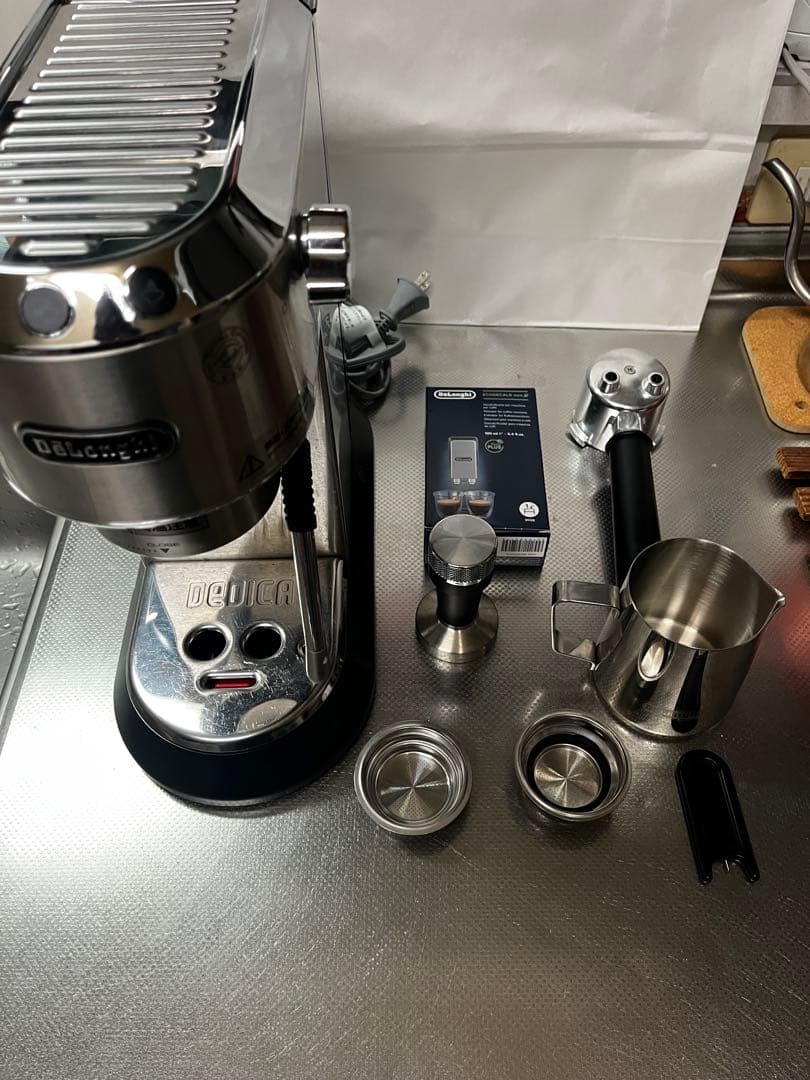 De'Longhi エスプレッソメーカー デディカ アルテ EC885J-M