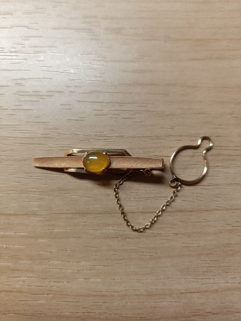 18金ネクタイピン石付き