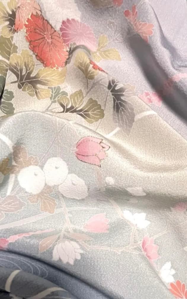 上品聡明なお色柄 上質正絹訪問着 美しい四季の花々 淡い色調グラデーション