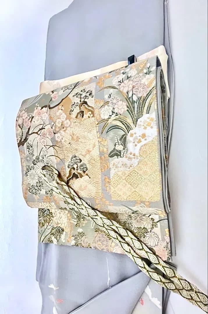 上品聡明なお色柄 上質正絹訪問着 美しい四季の花々 淡い色調グラデーション