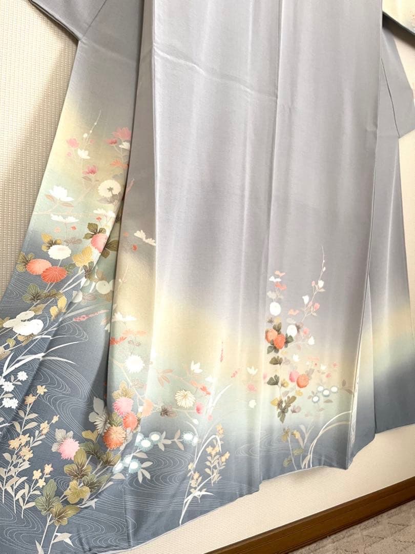 上品聡明なお色柄 上質正絹訪問着 美しい四季の花々 淡い色調グラデーション