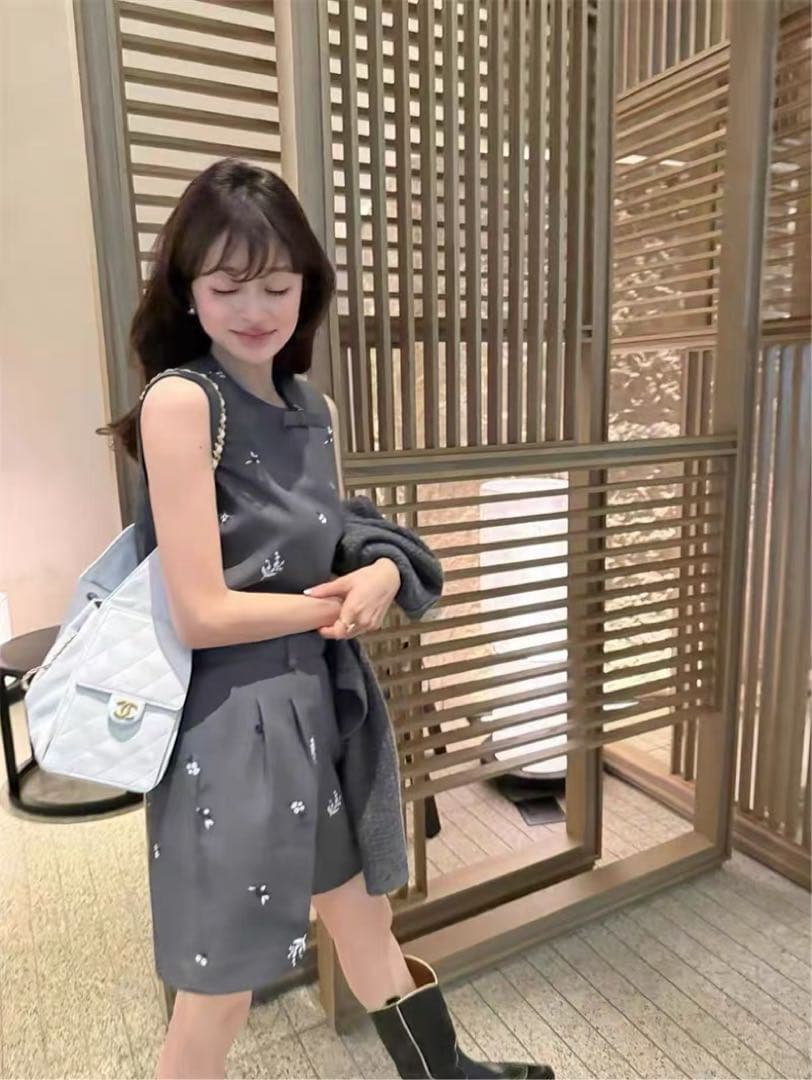 bibiy 刺繍入りグレー ハーフパンツ