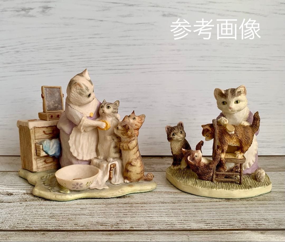 子猫をブラッシングするタビタ奥さん フィギュリン ピーターラビット 置物