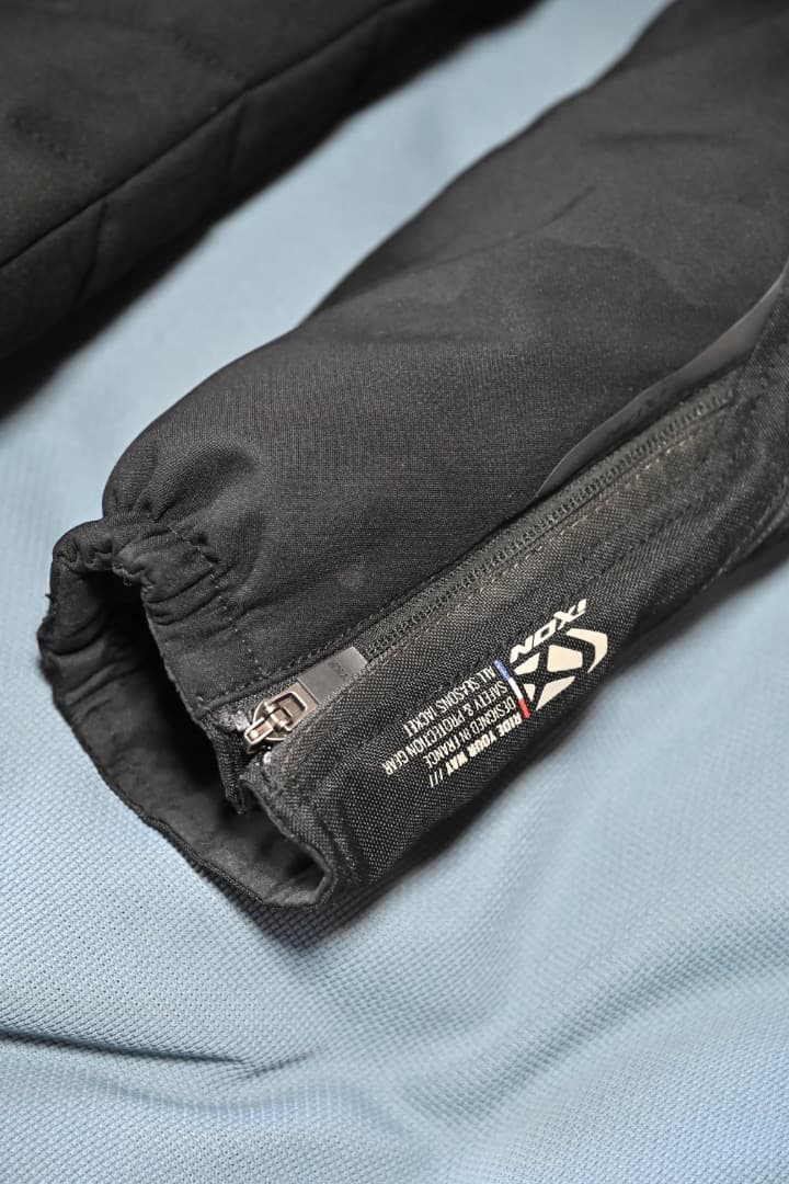 ＩＸＯＮ　イクソン　ＣＥＬＬ　Ａ　アジアＸＬサイズ