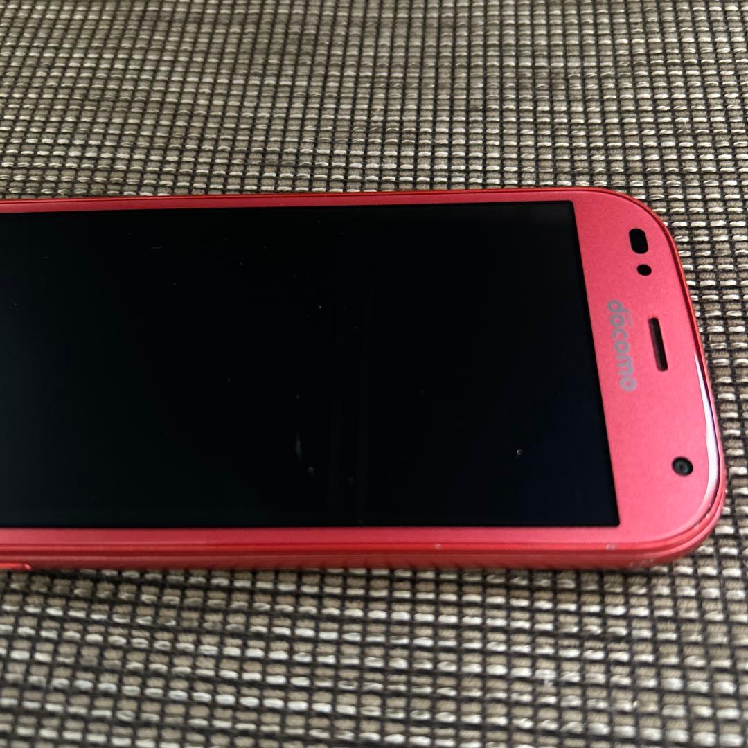 docomo ピンク　らくらくスマートフォン　視覚補助設定も可能！